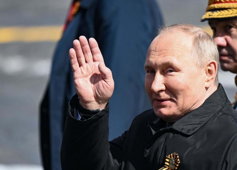 "Він по життю переляканий": Безсмертний пояснив, чи скасує Путін парад у Москві на 9 травня